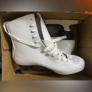 Women’s Figure Skates